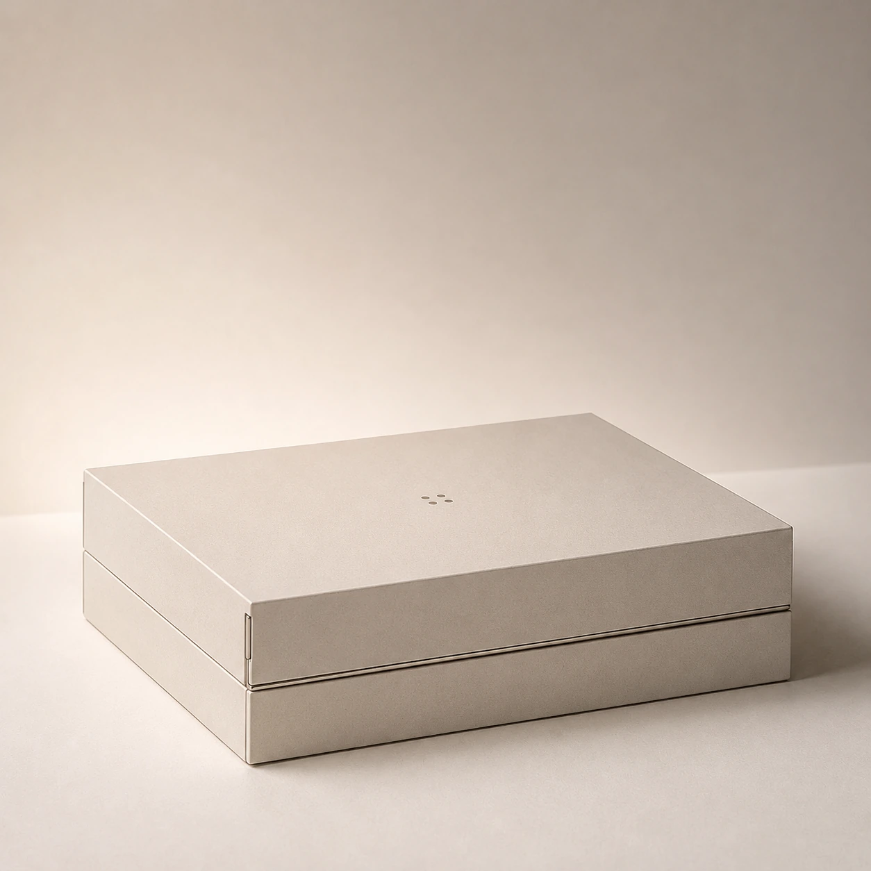 Gesloten warmwitte premium productdoos voor Niets Original.